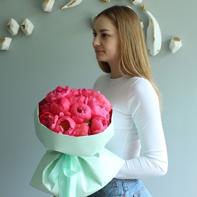 Send peony bouquets in NYC